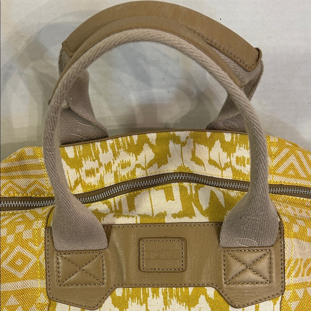TOMS Weekender Medium Duffel Bag Gold Green Stripes Ikat Pattern Shoulder Strap - Picture 3 of 15
